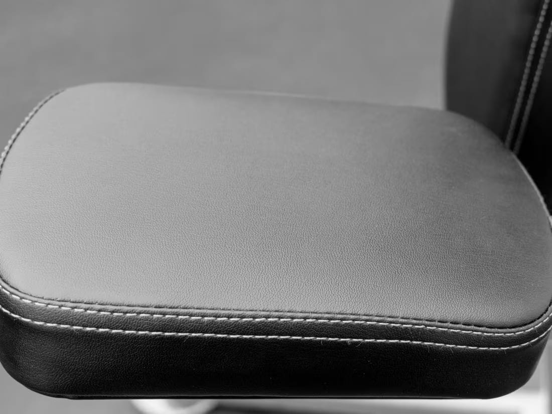 CF2107 Vertical Knee Raise - Image 7